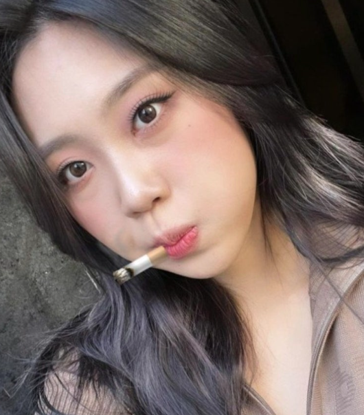 이영지 한마디에 10만 명 몰렸다.. 경도가 뭐길래? SNS 뒤흔든 한 줄의 힘!