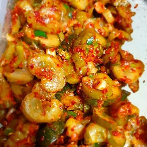 꼬들 오이지무침 500g 당일제조 감칠맛 식감 입맛 돋우는 수제 밥반찬