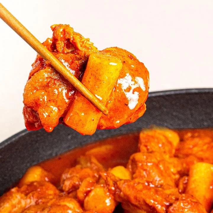 [05185] 홍익상회 홍익 춘천 닭갈비 떡볶이, 900g, 10개