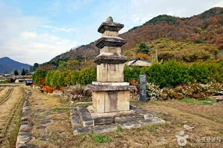 충주 추평리 삼층석탑