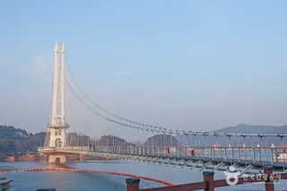 예당호 출렁다리(음악분수)