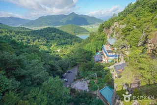 구절산 폭포암