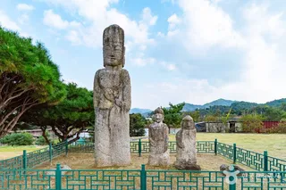 증평 남하리 석조보살입상