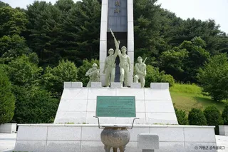 용문산전투 전적비