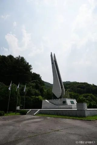 용문산전투 전적비