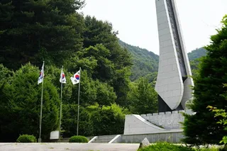용문산전투 전적비