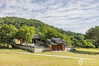 청주 신채호사당 및 묘소