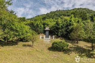 청주 신채호사당 및 묘소