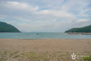 덕흥해수욕장