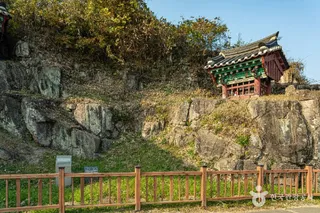 화순능주삼충각