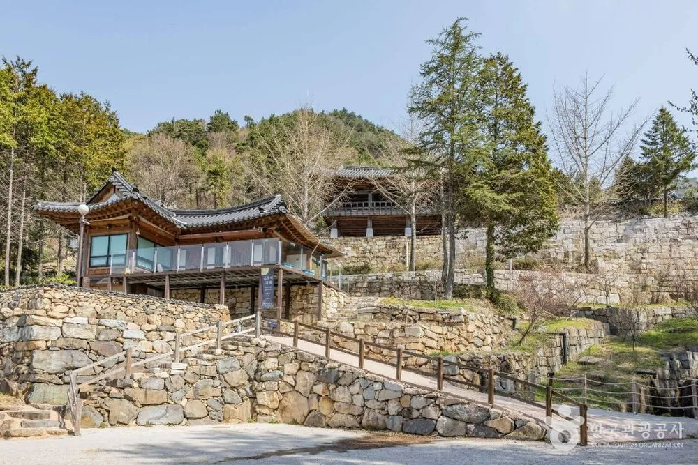 금둔사