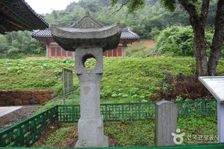 용천사 석등