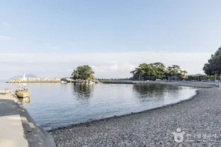 항도몽돌해변
