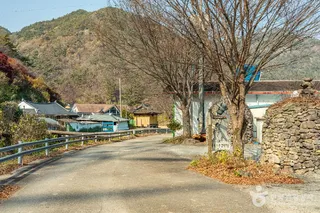 봉하산촌생태마을