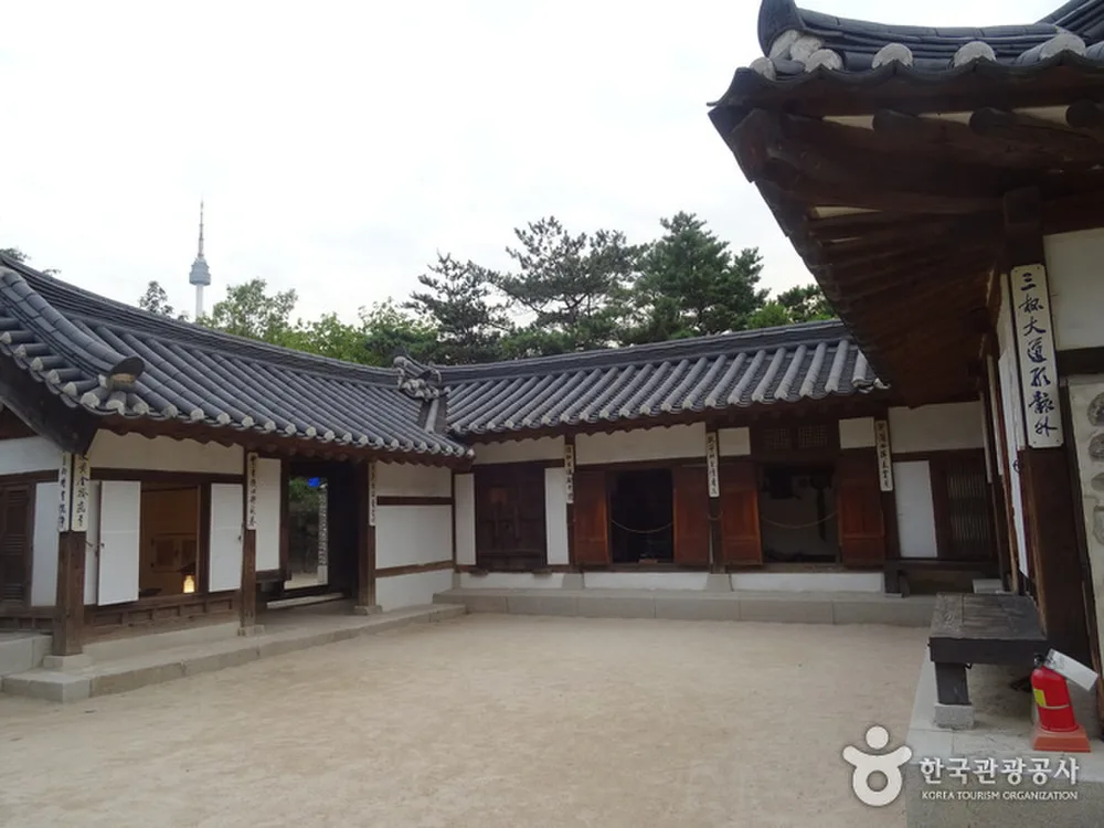 삼청동오위장김춘영가옥