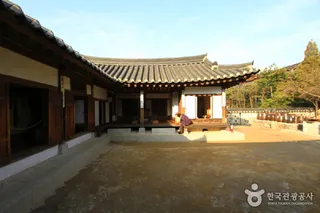 삼청동오위장김춘영가옥