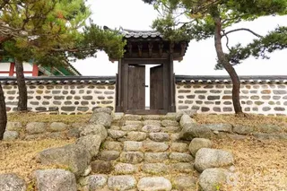 태안 목애당