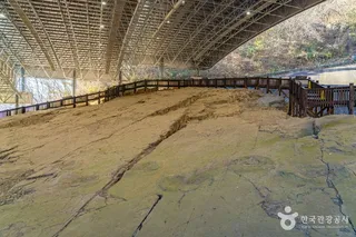 서유리 공룡화석지 (무등산권 국가지질공원)