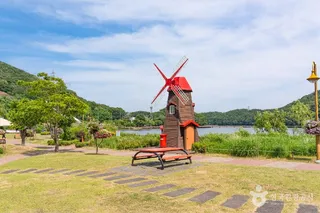 반월호수