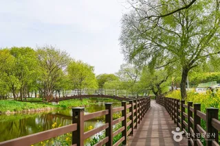 금장대 수변공원