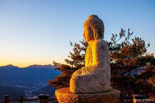 창녕 관룡사 용선대 석조여래좌상