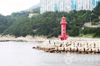 중리항 방파제 등대