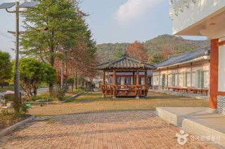 상사화피는마을