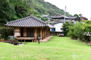 채동선생가