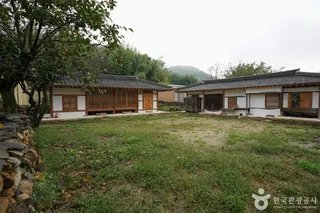 청도 이호우와 이영도 생가