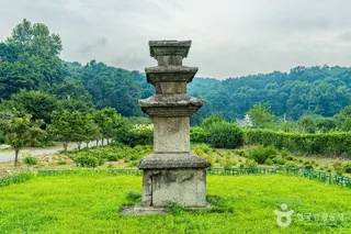 안성죽산리삼층석탑