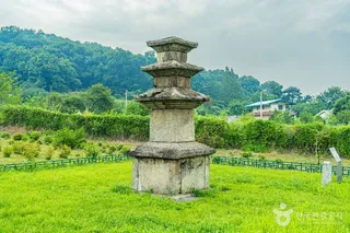 안성죽산리삼층석탑