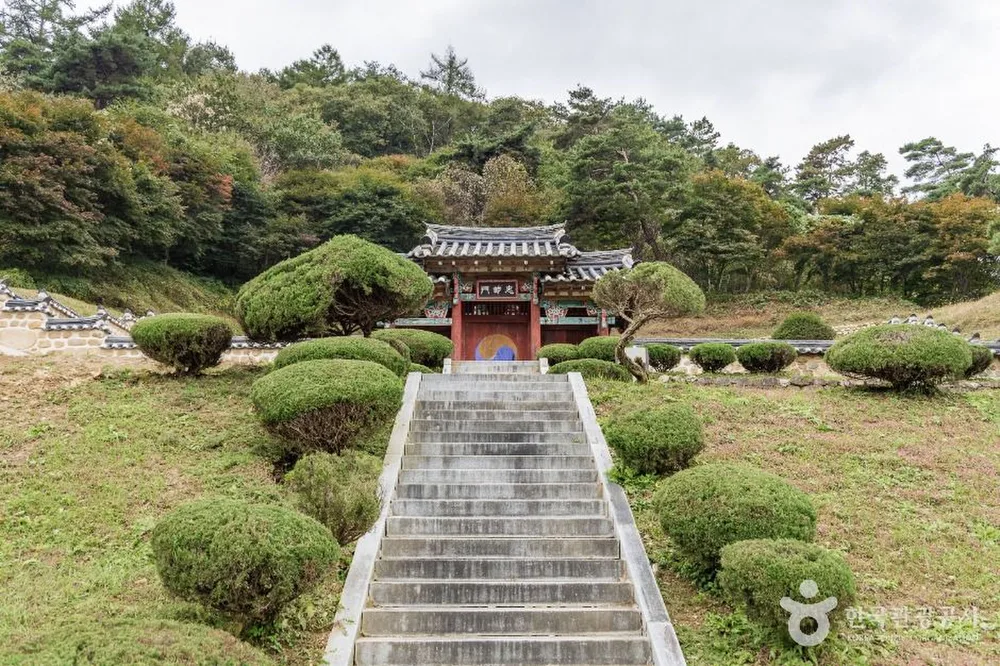 괴산 칠충사와 피세정