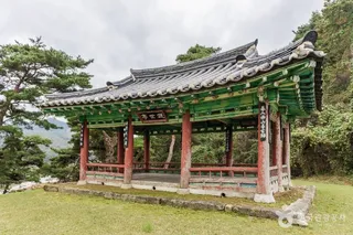 괴산 칠충사와 피세정