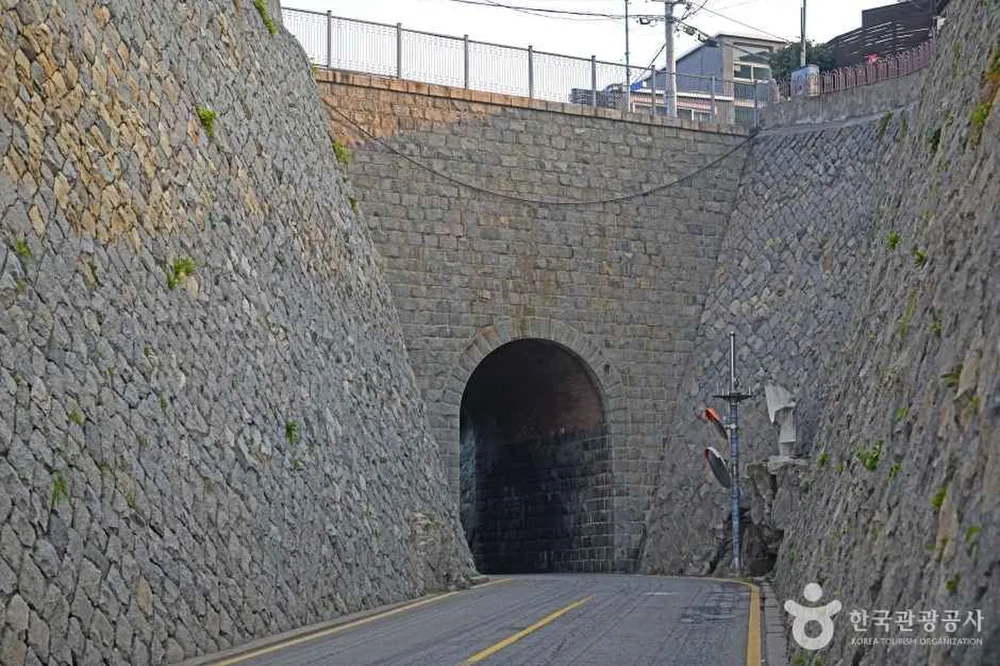 홍예문